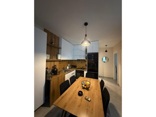 Tirane, shitet apartament 1+1+Ballkon Kati 1, 75 m² 115.000 € (Kompleksi Tom Doshi)
