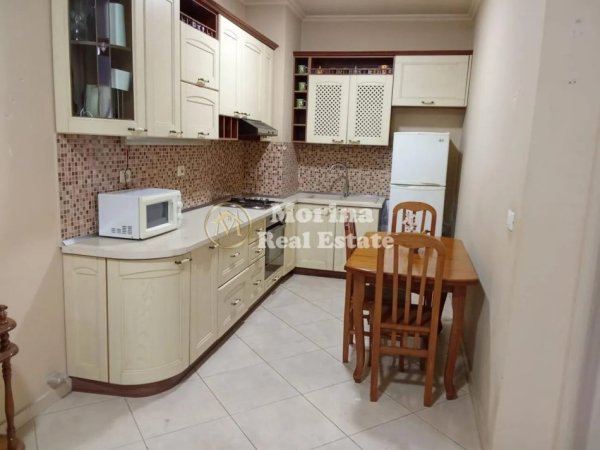 Tirane, jepet me qera apartament 1+1+Ballkon Kati 5, 65 m² 550 € (Kopshti Botanik)