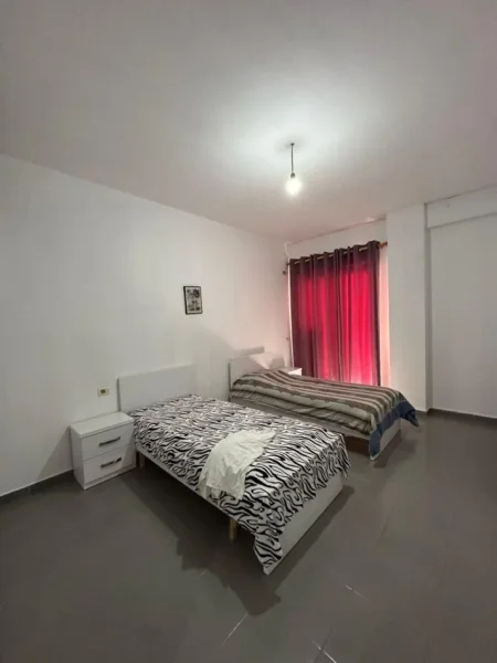 Tirane, shitet apartament 2+1+Ballkon , 129 m² 160.000 € (Yzberisht)
