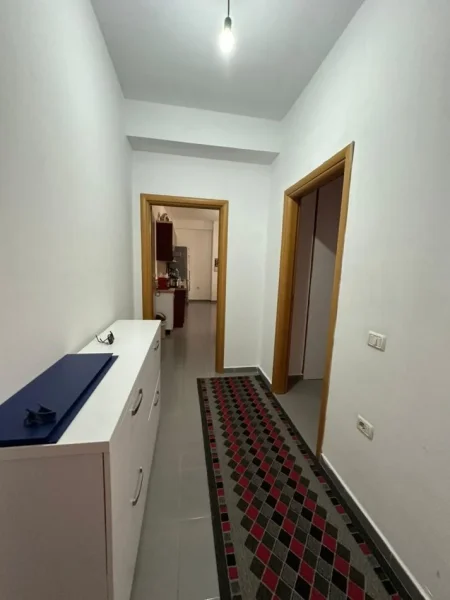 Tirane, shitet apartament 2+1+Ballkon , 129 m² 160.000 € (Yzberisht)