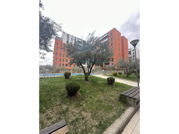 Tirane, shitet ambjent biznesi Kati 0, 116 m² 500.000 € (Rezidenca Green City)