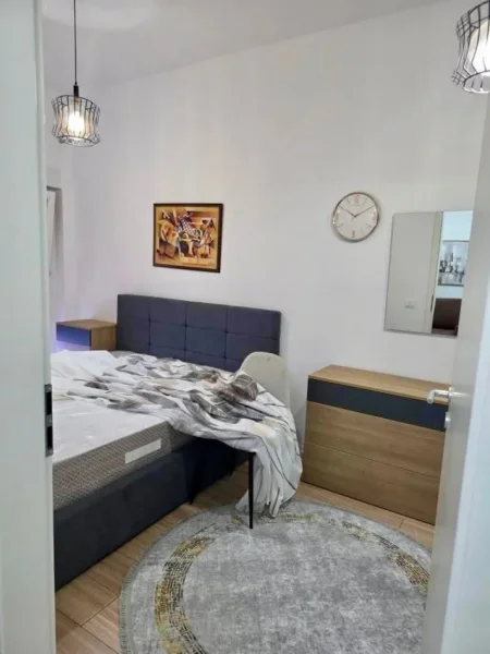 Tirane, jepet me qera apartament 1+1 Kati 3, 400 € (Kompleksi Mangalem 21, Ali Dem)