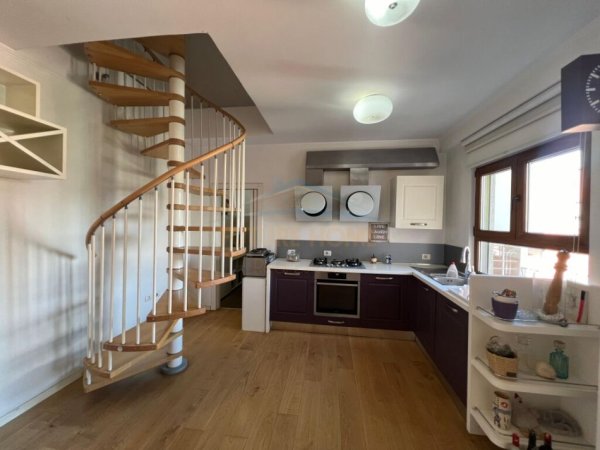 Tirane, shitet apartament duplex , 108 m² 230.000 € (LIQENI I THATE)