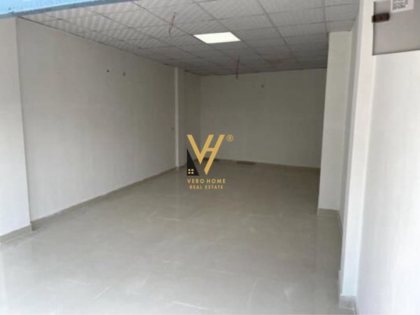 Tirane, jepet me qera ambjent biznesi Kati 1, 45 m² 400 € (KOMUNA E PARISIT)
