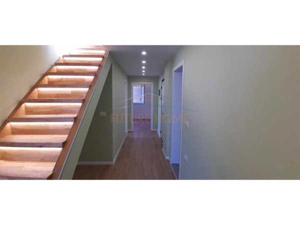 Tirane, shitet apartament duplex Kati 4, 85 m² 190.000 € (DAJT)