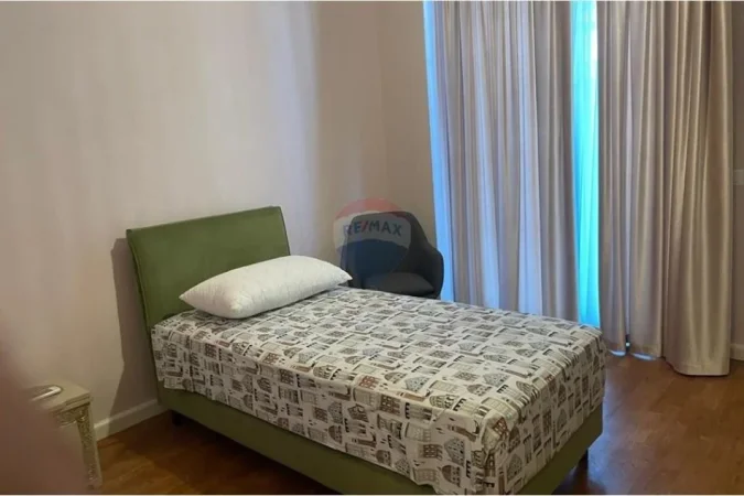 Tirane, jepet me qera apartament 2+1 , 124 m² 1.600 € (Rruga e Kosovarëve, Tiranë)