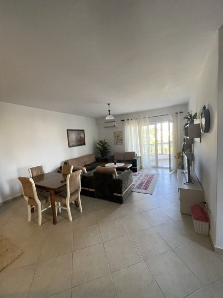 Tirane, jepet me qera 2+1 Kati 6, 95 m² 750 € 