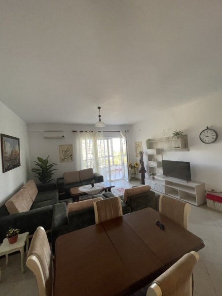 Tirane, jepet me qera 2+1 Kati 6, 95 m² 750 € 