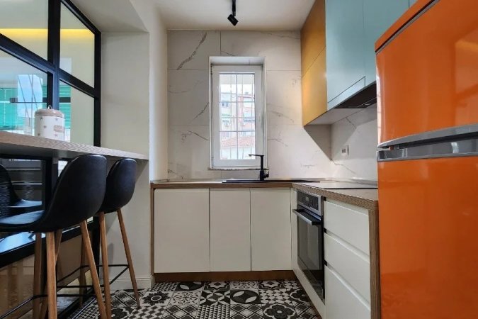 Tirane, jepet me qera apartament 1+1+Ballkon Kati 2, 65 m² 700 € (Tek 7 Xhuxhat (Rr. E Elbasanit)