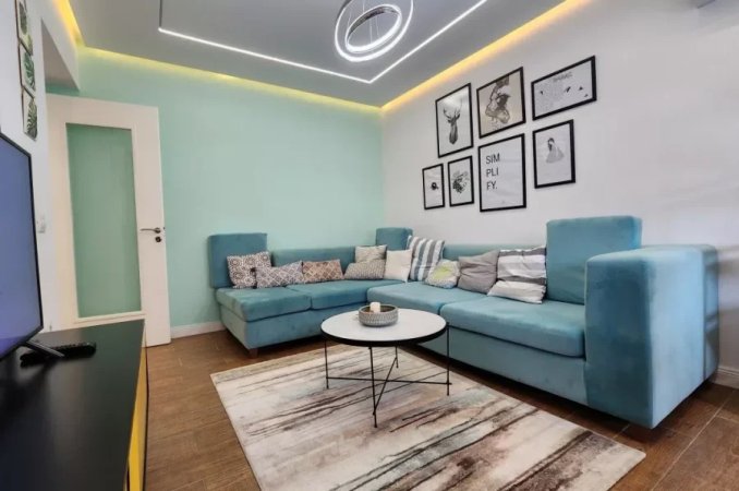 Tirane, jepet me qera apartament 1+1+Ballkon Kati 2, 65 m² 700 € (Tek 7 Xhuxhat (Rr. E Elbasanit)