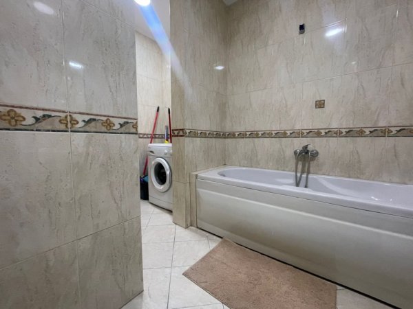 Tirane, jepet me qera apartament 2+1+Ballkon Kati 7, 112 m² 700 € (Rruga Dritan Hoxha)