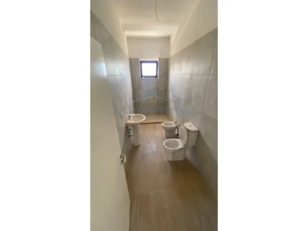 Tirane, shitet apartament Kati 6, 108 m² 140.000 € (SHKOZE)