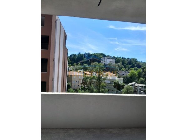 Tirane, shitet apartament Kati 3, 130 m² 209.000 € (RRUGA E ELBASANIT)