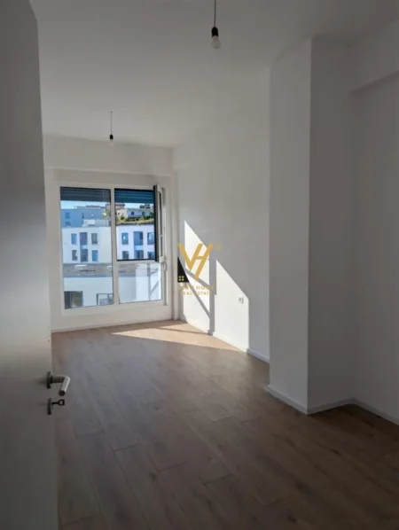 Tirane, jepet me qera apartament 2+1+Ballkon Kati 3, 100 m² 550 € (RRUGA DALIP TOPI)