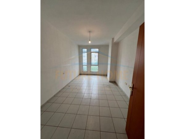 Tirane, shitet apartament Kati 3, 110 m² 126.500 € (ASTIR)