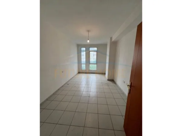 Tirane, shitet apartament Kati 3, 110 m² 126.500 € (ASTIR)