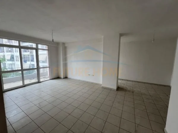 Tirane, shitet apartament Kati 3, 110 m² 126.500 € (ASTIR)
