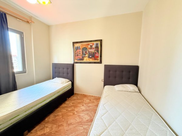 Tirane, jepet me qera apartament 3+1+Ballkon Kati 4, 120 m² 750 € (Zogu i Zi)