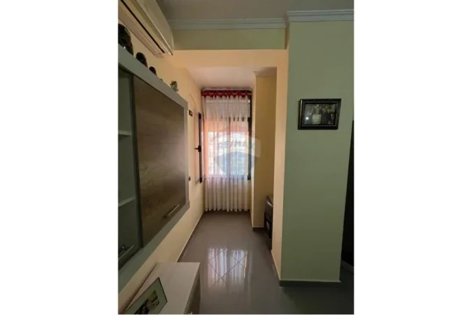 Tirane, jepet me qera apartament 1+1 Kati 7, 75 m² 650 € (Rruga Sitki Çiço, Tiranë)
