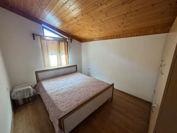 Tirane, jepet me qera apartament 2+1 Kati 3, 45000 lek