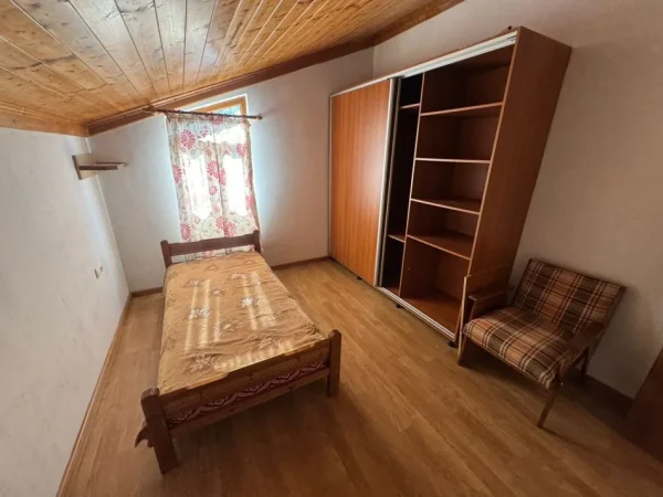 Tirane, jepet me qera apartament 2+1 Kati 3, 45000 lek