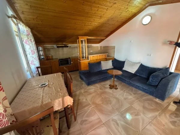 Tirane, jepet me qera apartament 2+1 Kati 3, 45000 lek