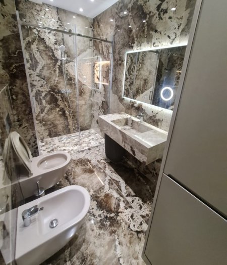 Tirane, jepet me qera apartament 1+1+Ballkon Kati 2, 80 m² 1.200 € (Liqeni i thate)