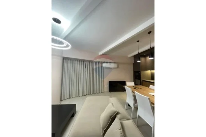 Tirane, jepet me qera Vile 3+1 Kati 3, 148 m² 900 € (Rruga Bamir Topi, Tiranë)