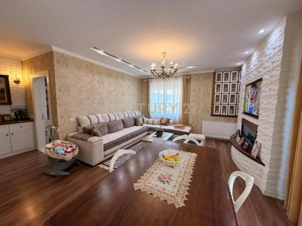 Tirane, shitet apartament 2+1+Aneks+Ballkon Kati 7, 130 m² 320.000 € (Astir)