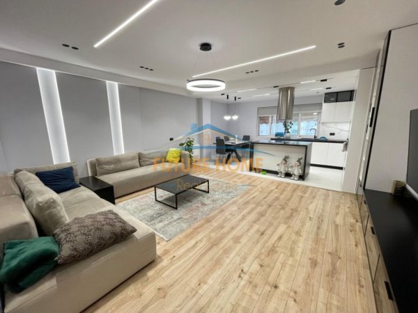 Tirane, shitet apartament Kati 9, 125 m² 265.000 € (MYSLYM SHYRI)