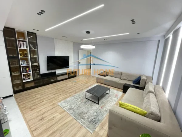 Tirane, shitet apartament Kati 9, 125 m² 265.000 € (MYSLYM SHYRI)