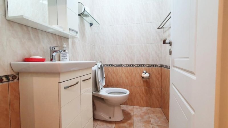 Tirane, jepet me qera apartament 1+1 Kati 2, 70 m² 600 € (Mbrapa Ish-Europianit / Mesdhetarit, Tiranë)