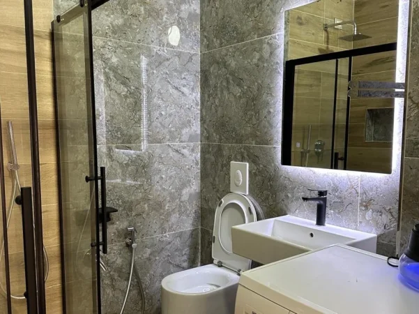 Durres, jepet me qera apartament 1+1+Ballkon Kati 1, 450 € (Bibloteka)