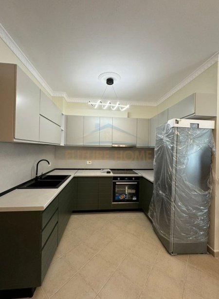 Tirane, jepet me qera apartament 3+1+Ballkon Kati 5, 125 m² 600 € (Fresk, Pasticeri Melisa)