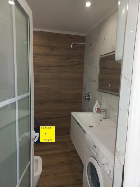 Tirane,Me Qera për herë parë,Garsonier, mirë kuruar,sapo rinovuar, kompletuar paisje & mobilje të reja,sip.38m², kati I-rë, pallat ekzistues 5-kat, Qera 35'000 leke/muaj, rr. A.Kullurioti/ blv B.Curri, buzë Lanës, te Azili Pleqeve, 400m mbi Urën Brrylit, 100m mbi Maternitetin Ri,12min qendra Tiranës