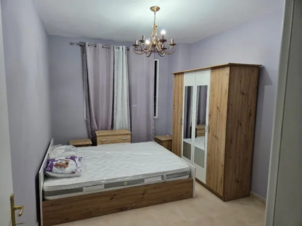 Tirane, jepet me qera apartament 3+1 Kati 7, 560 € 