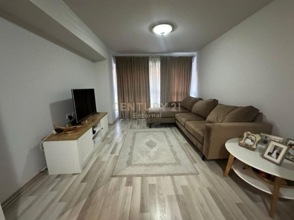 Tirane, shitet apartament 2+1 Kati 2, 97 m² 169.000 € 