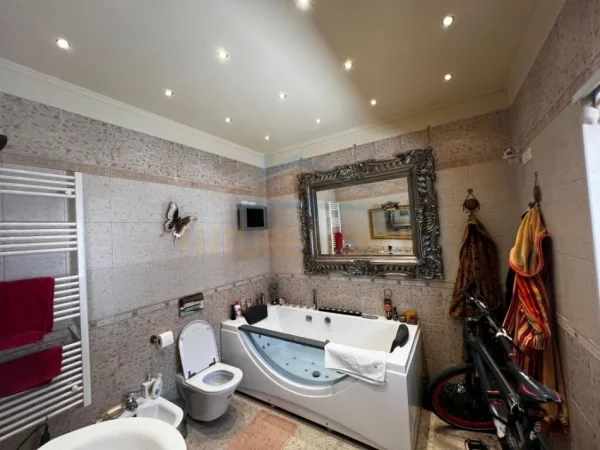 Tirane, shitet apartament Kati 7, 181 m² 650.000 € (RRUGA E BARRIKADAVE)