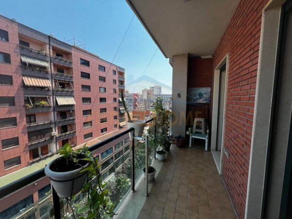 Tirane, shitet apartament Kati 7, 181 m² 650.000 € (RRUGA E BARRIKADAVE)