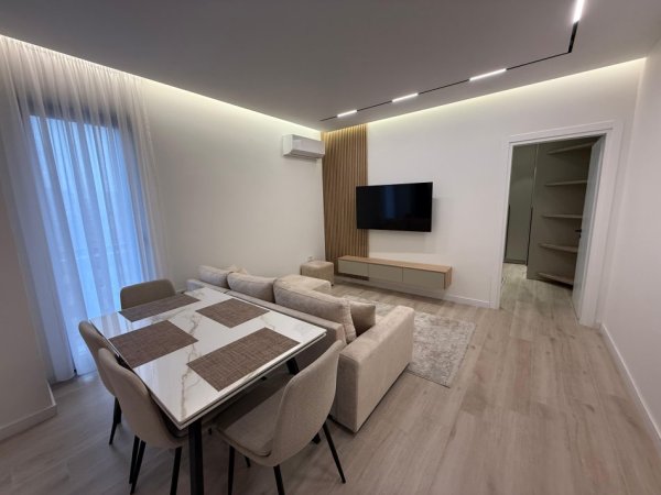 Tirane, jepet me qera apartament 1+1 Kati 5, 80 m² 700 € (Don Bosko)