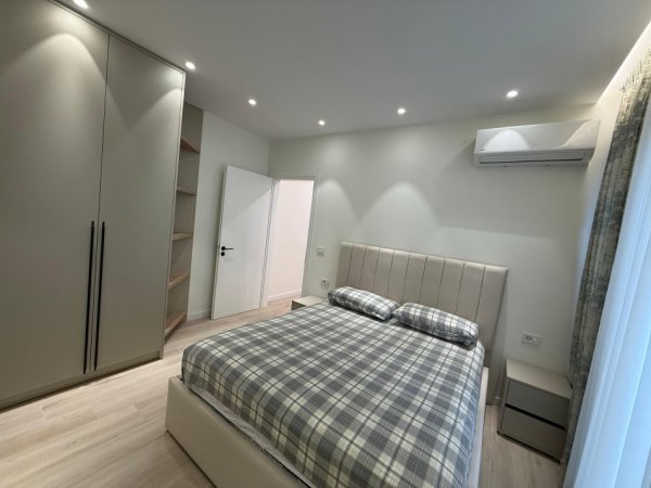 Tirane, jepet me qera apartament 1+1 Kati 5, 80 m² 700 € (Don Bosko)
