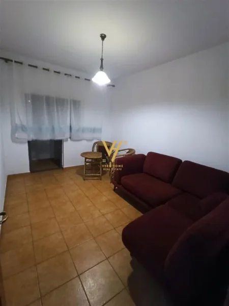 Tirane, jepet me qera apartament 3+1+Ballkon Kati 3, 140 m² 500 € (KINOSTUDIO)