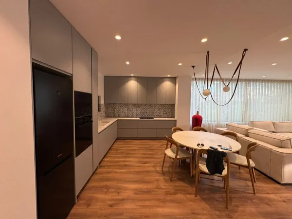 Durres, shes Vile 3+1 Kati 3, 790.000 € (Gjiri Lalzit)