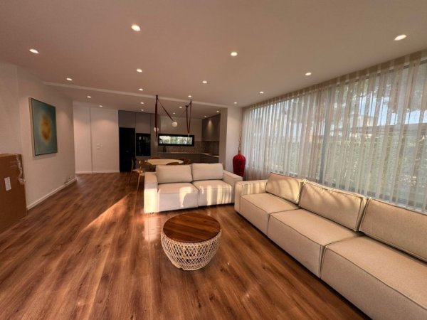 Durres, shes Vile 3+1 Kati 3, 790.000 € (Gjiri Lalzit)