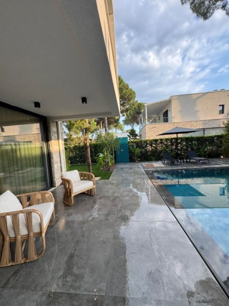 Durres, shes Vile 3+1 Kati 3, 790.000 € (Gjiri Lalzit)