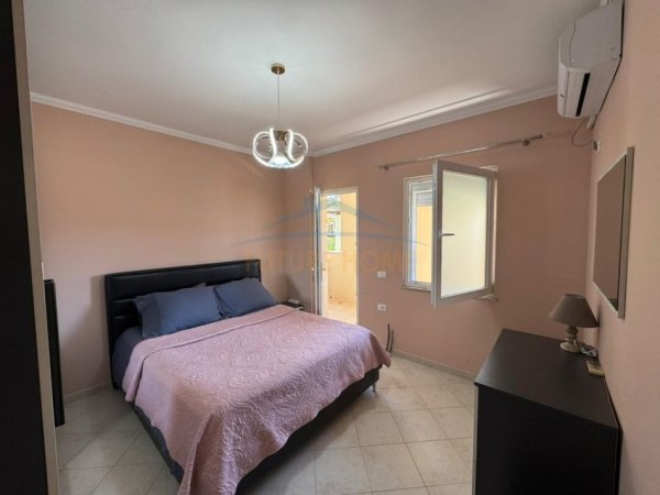 Tirane, jepet me qera apartament 2+1 Kati 2, 70 m² 700 € (Brryli)