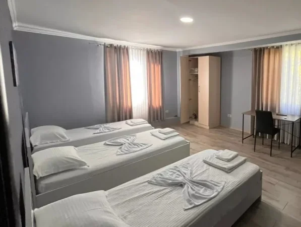 Tirane, jepet me qera apartament 2+1 Kati 3, 560 € 