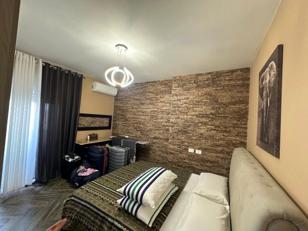 Tirane, jepet me qera apartament 2+1 Kati 3, 700 € 