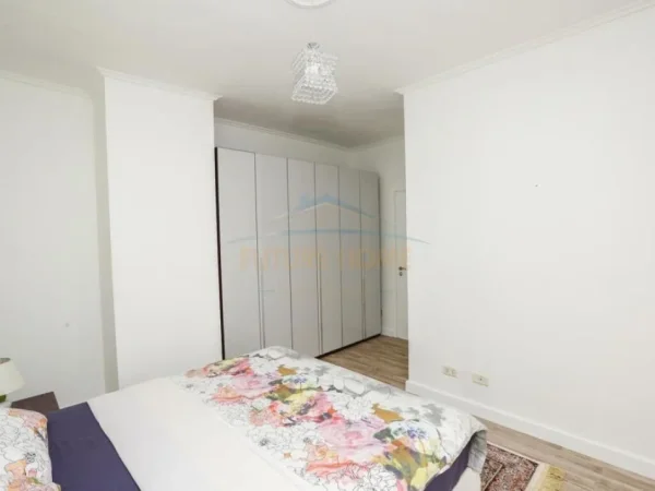 Tirane, shitet apartament Kati 16, 157 m² 450.000 € (9 KATESHET QENDER)
