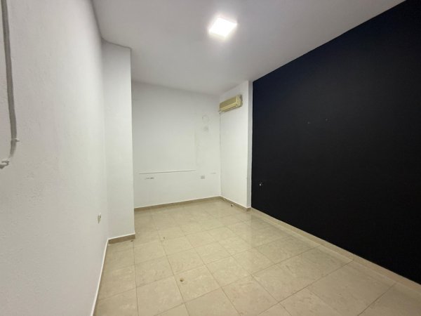 Tirane, jepet me qera Vile , 220 m² 1.200 € (Selvia)